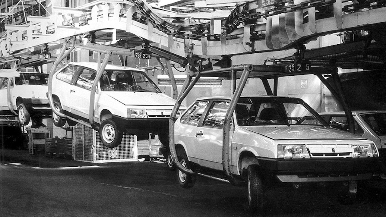 Jak Porsche potajemnie stworzyło najszybszego sowieckiego hatchbacka