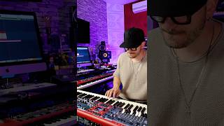 Un minuto con i @Justice ✝️ & @theflints6600 solo Synth con @NordKeyboards #justice #nordkeyboards