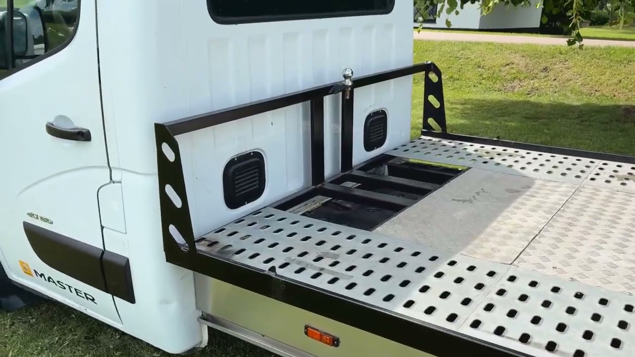 Fordonstrailer med bodel RENAULT Master III 2.3 dCi