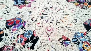 Centro per tavolino/ centrino per tovaglia