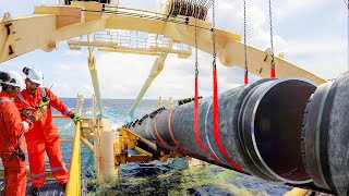 The Crazy Process of Installing Billion $ Pipelines Deep Under the Ocean