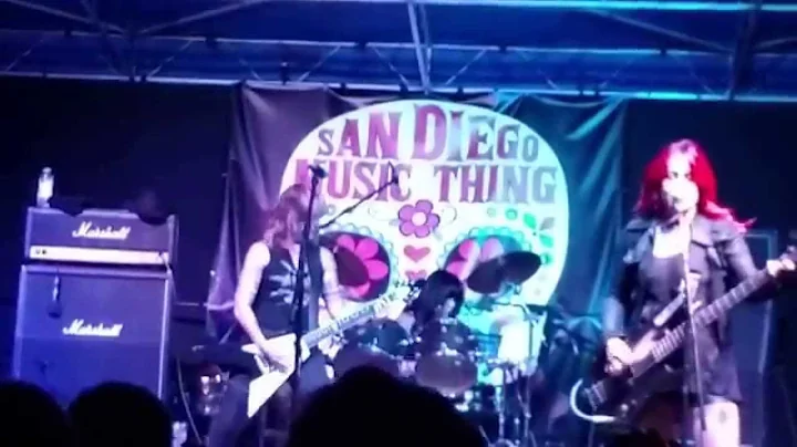 L7 - One More Thing (Live 11/14/15 San Diego Music Thing)