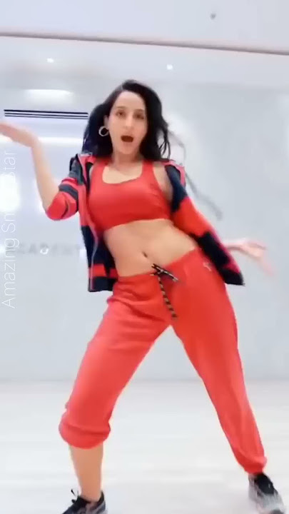 Nora Fatehi Red Hot 🔥🔥Garmi Dance // #Nora_Fatehi Garmi Song Whatsapp Status #Shorts