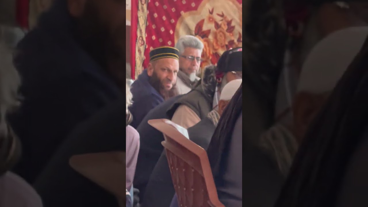 Mahfil sain Shareefkay Astana par khakis khitab AllamaSahib