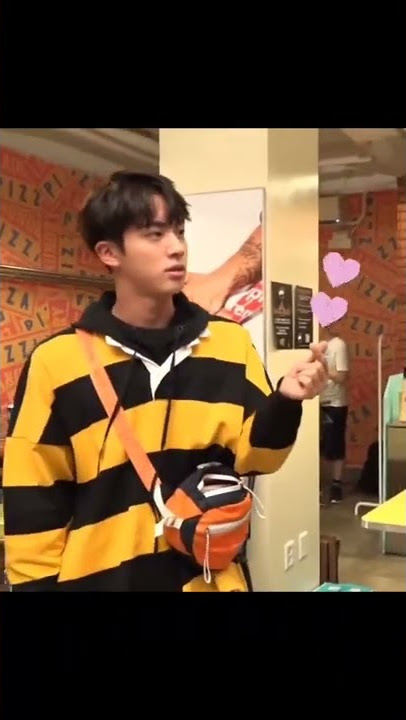 Finger heart💜💜 #jin #jungkook