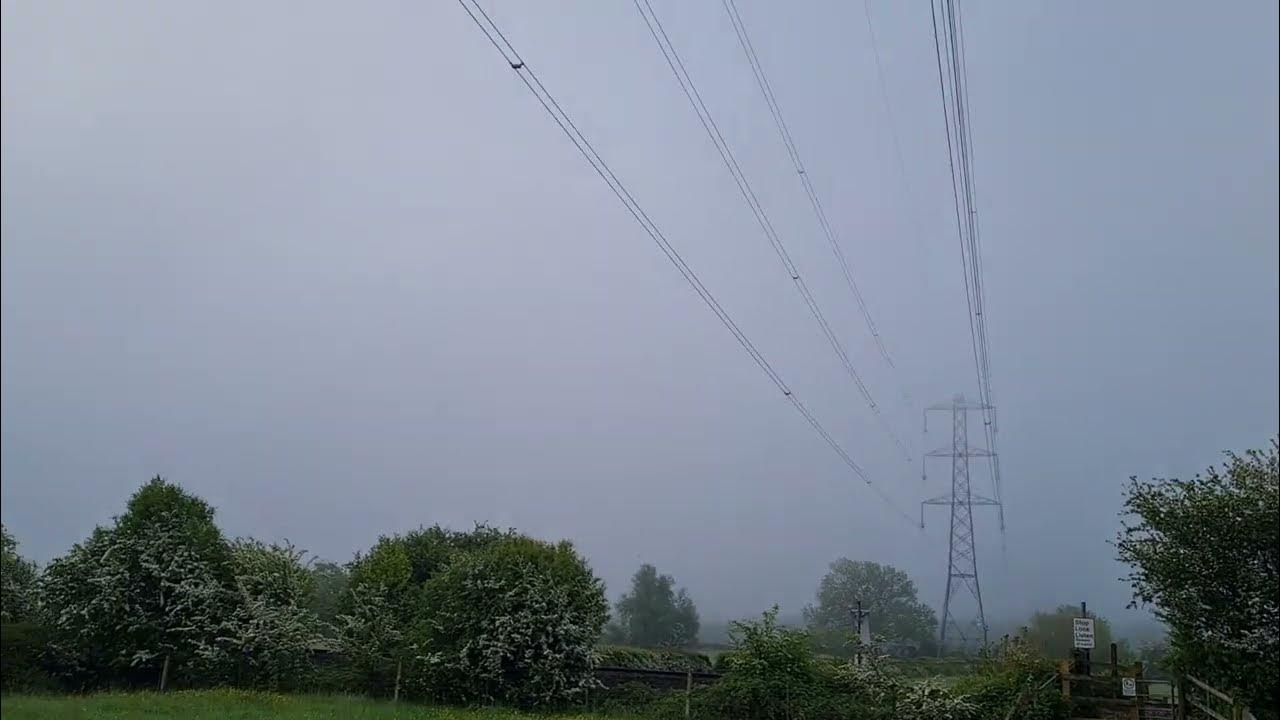 Buzzing electricity power lines... (and a bit of bird song) YouTube