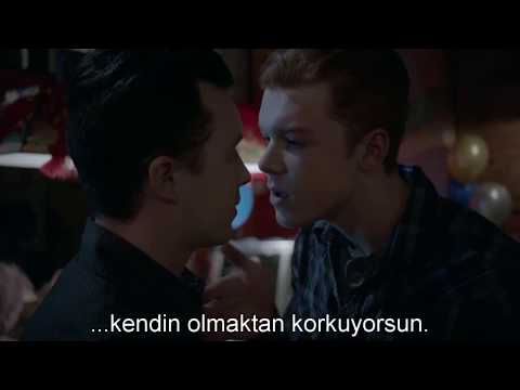 Mickey Barda Açılıyor (Coming Out) - Shameless 4. sezon 11. Bölüm - Türkçe Altyazılı