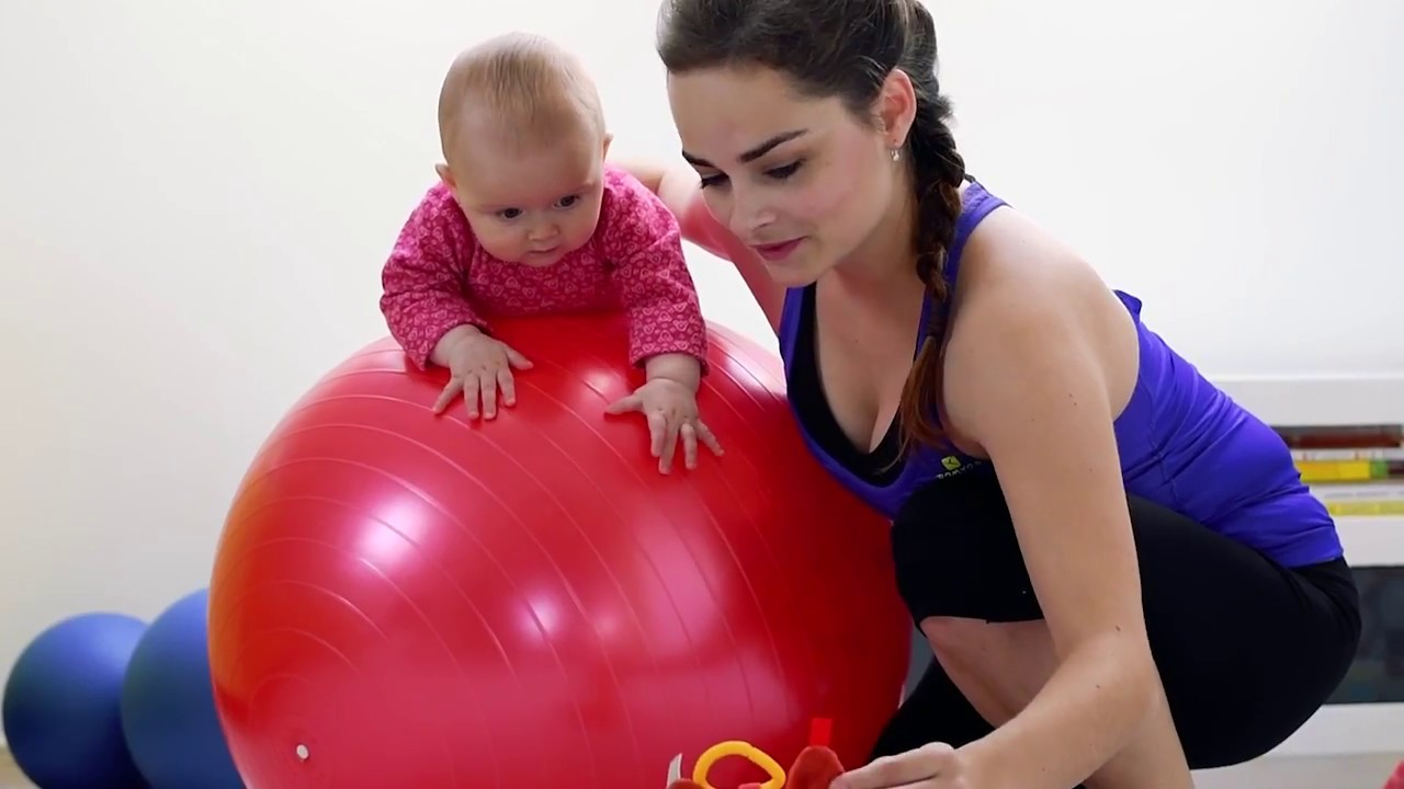 Mama&mimi - cvičení s miminky - cvičení na fitballu - YouTube