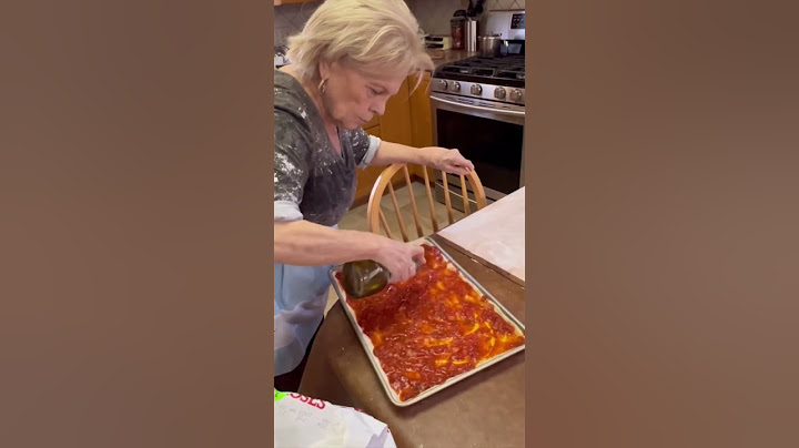 Nonna making delicious homemade pizza!!
