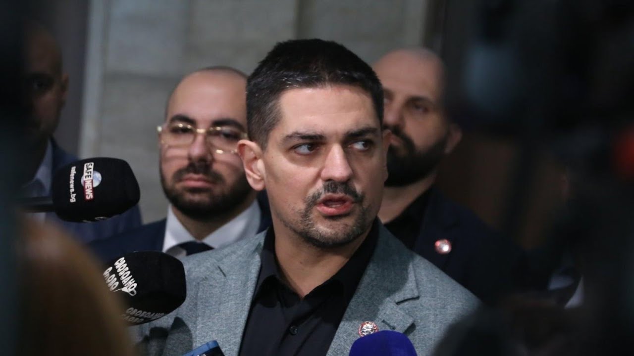 Връчването на третия мандат на АПС е грешка! | Новините на БНР