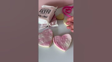 How to decorate fondant topped Valentine