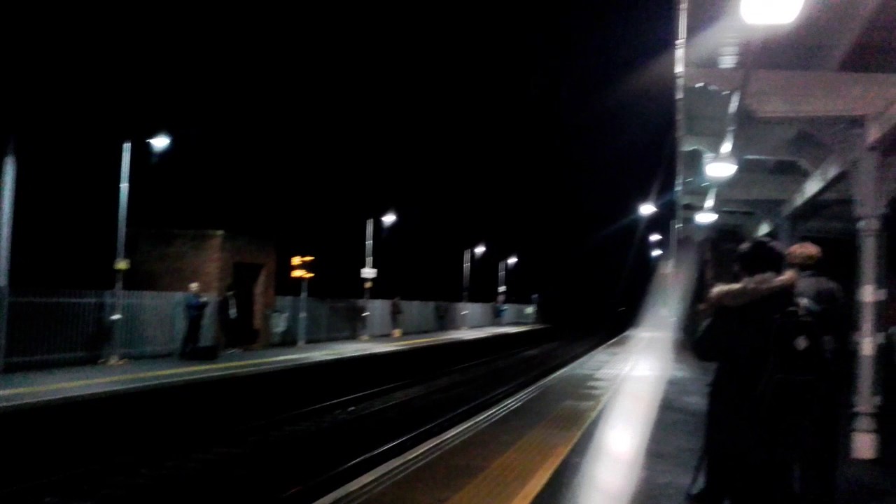 camera iphone 8 plus apk 90005 Light Engine passes through Needham Market | 21/11/2016