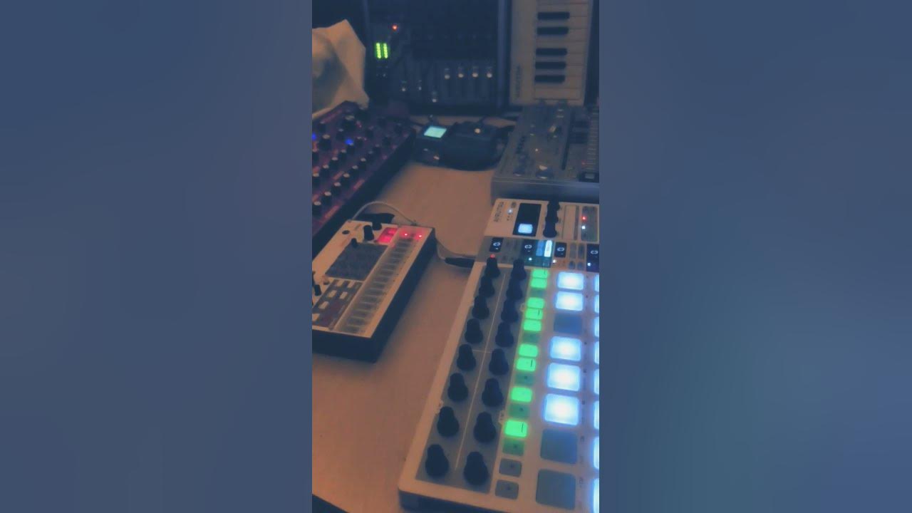 sfx delay from zoom cdr70 and analog synth YouTube
