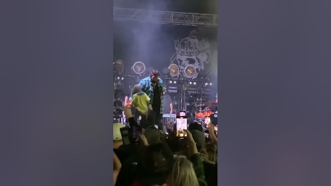 Jelly Roll pulls little girl up on stage with him to sing. Salt Lake City Utah 10-16-2022