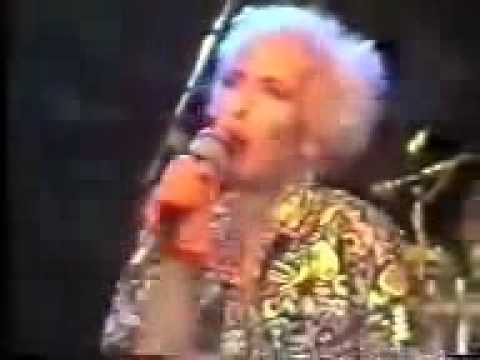 Thereza Bazar — Thereza Bazar - Too Much In Love - Live