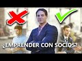 ¿Emprender Solo o con Socios? Lo que Debes Saber + Ejemplos Reales