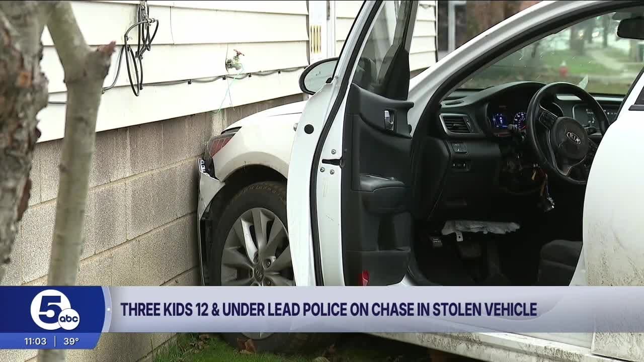 3 kids 12 and under lead police on chase, crash stolen car in Cleveland ...