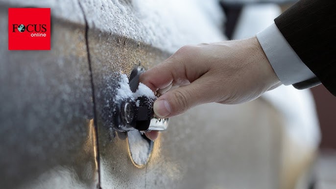 PKW Türen enteisen - eingefrorene Tür und Kofferraum im Auto öffnen und  vorbeugen Anleitung 