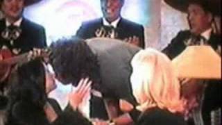 Angélica Vale y Jaime Camil - Peligro