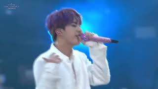 BTS (방탄소년단) - 'Outro : Wings' Live Performance @ Wembley Stadium Resimi