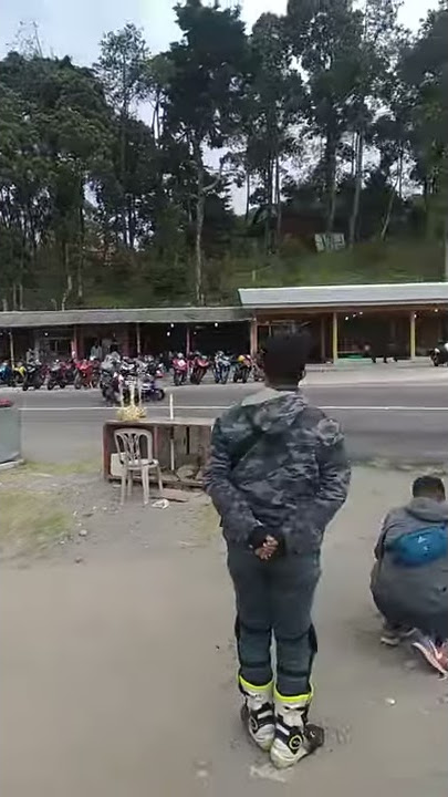 R25 cornering crash at Tawangmangu