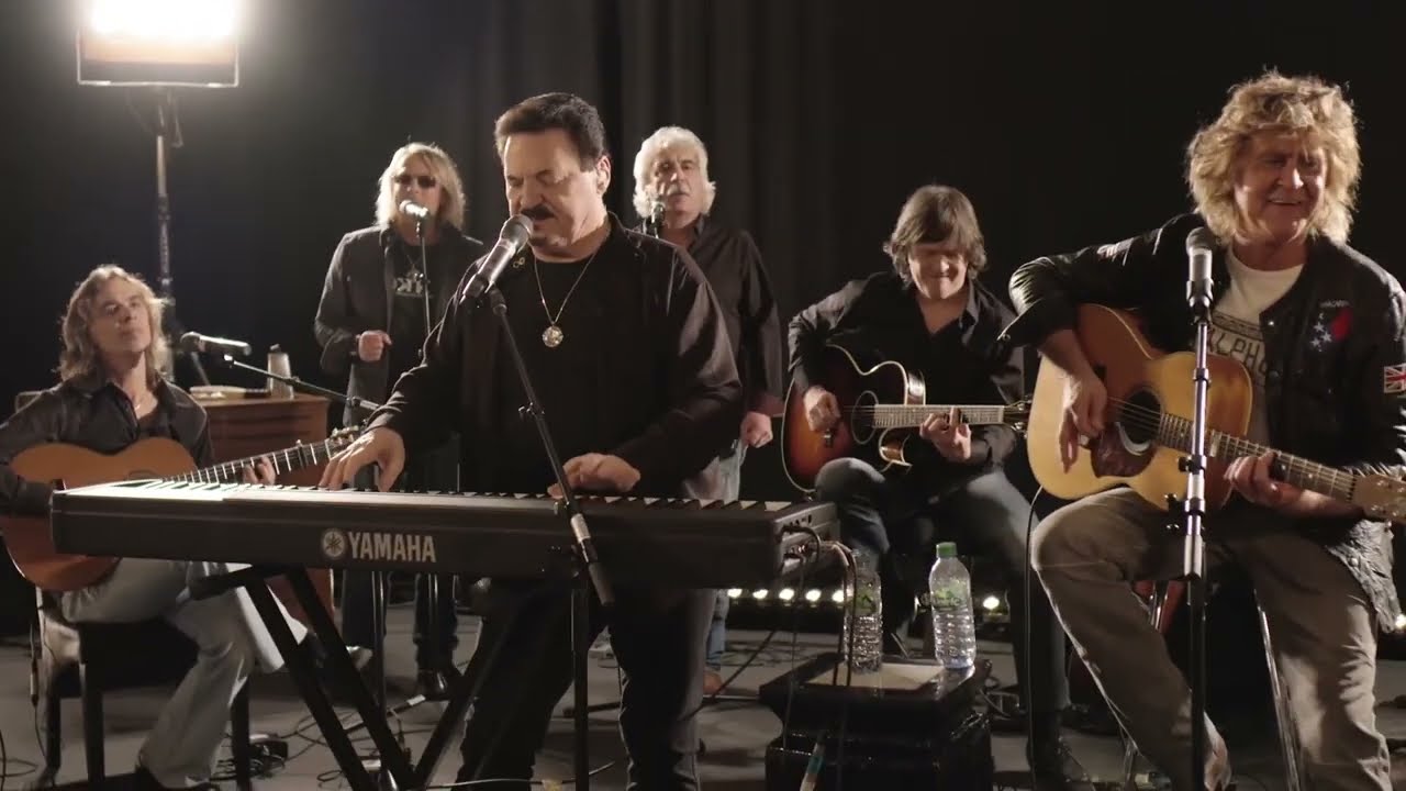 Bobby Kimball (Toto) - Hold The Line - YouTube