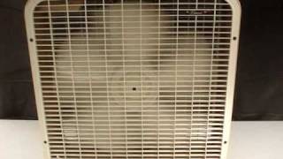 Lakewood Box Fan P237 W Thermostat