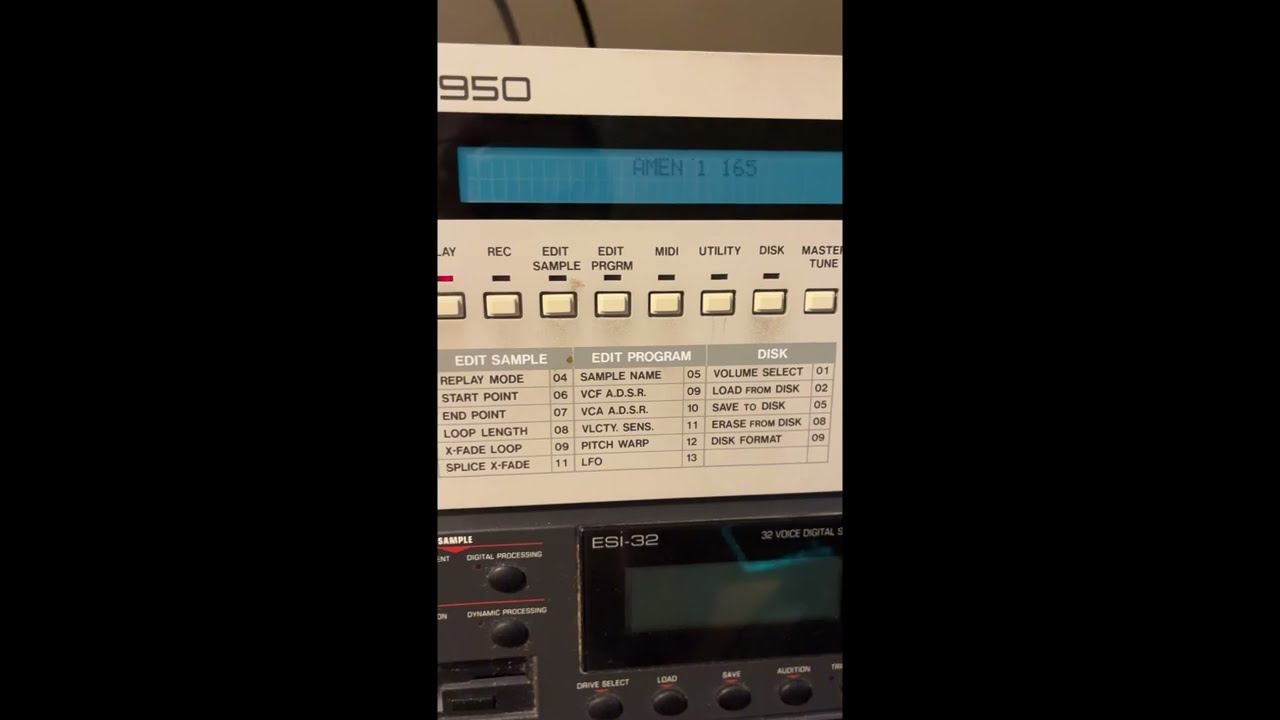 Akai S950 Polyend Tracker Amen Loop