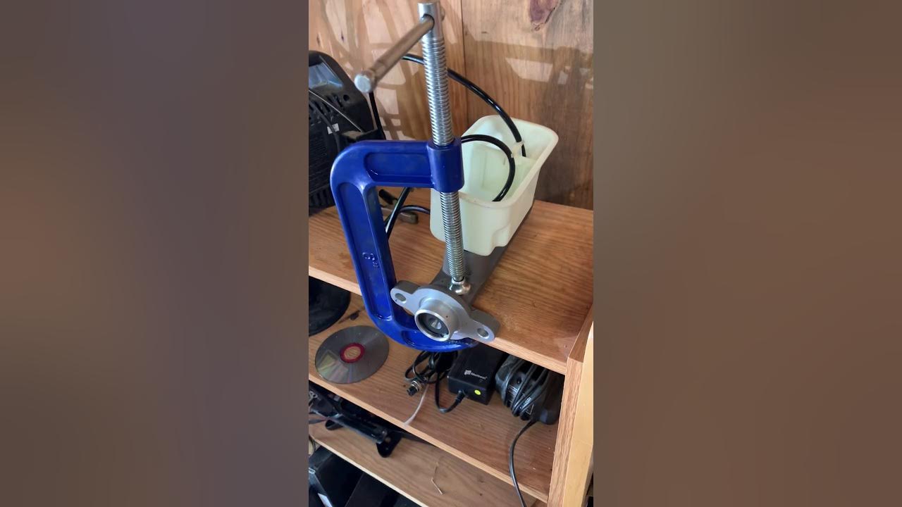 Bench bleed master cylinder without a vise. YouTube