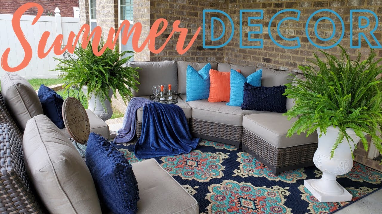 FRONT PORCH DECORATING IDEAS| DECORATE WITH ME - YouTube