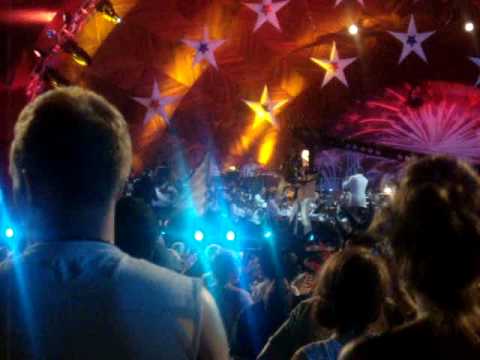 Toby Keith~How do you like me now~Live~july 4th 2010