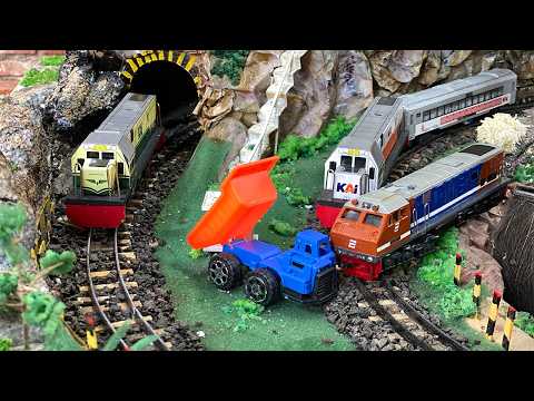 Drama Seru Menjalankan Kereta Api RC CC204 Vintage,Perumka Anjlok Menabrak Truk Jatuh Ke Sungai