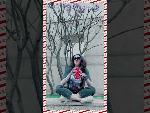 Karisma Kapoor Beautiful XMas Masti Looks Ll Shorts Bollywood