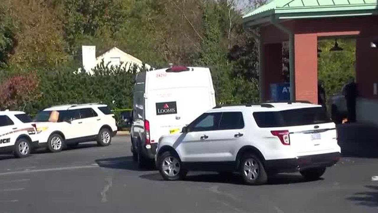 Armored truck employee killed in Kings Mountain robbery - YouTube