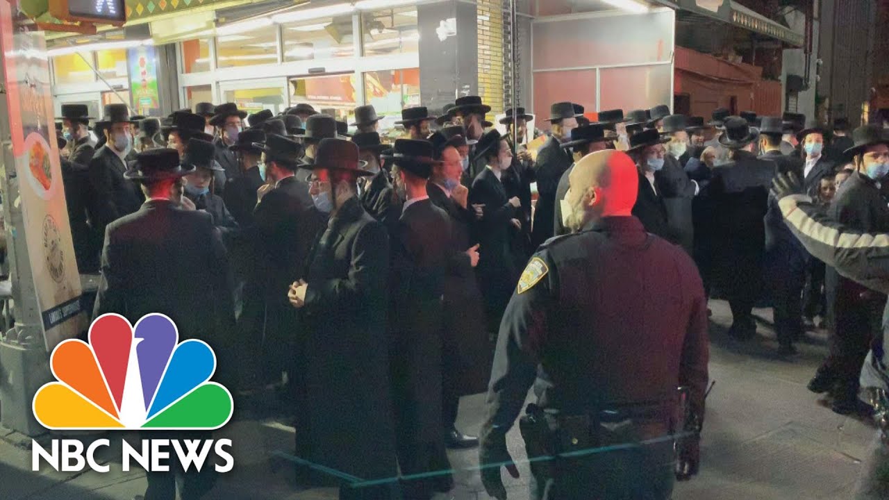NYPD Break Up Crowded Street Of Orthodox Jewish Community Having Rabbi’s Funeral | NBC News NOW