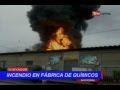 Incendio en fábrica de químicos