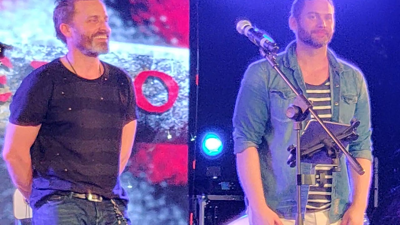 JIB10 Monday Orion Concert – Hallelujah by Rob Benedict, Jason Manns and the SPNFamily