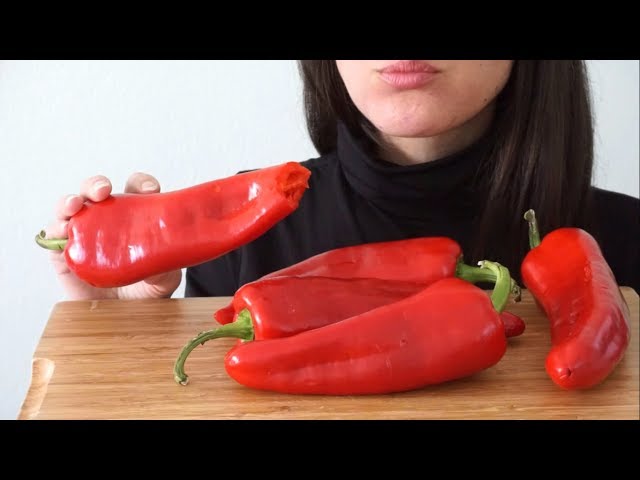 ASMR Eating Sounds: Crunchy Banana Peppers (No Talking)