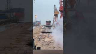 Het Moment Dat Het Schip Te Water Gaat      shorts