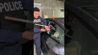 if you can't open car windows, use this trick from skillful police! #shorts