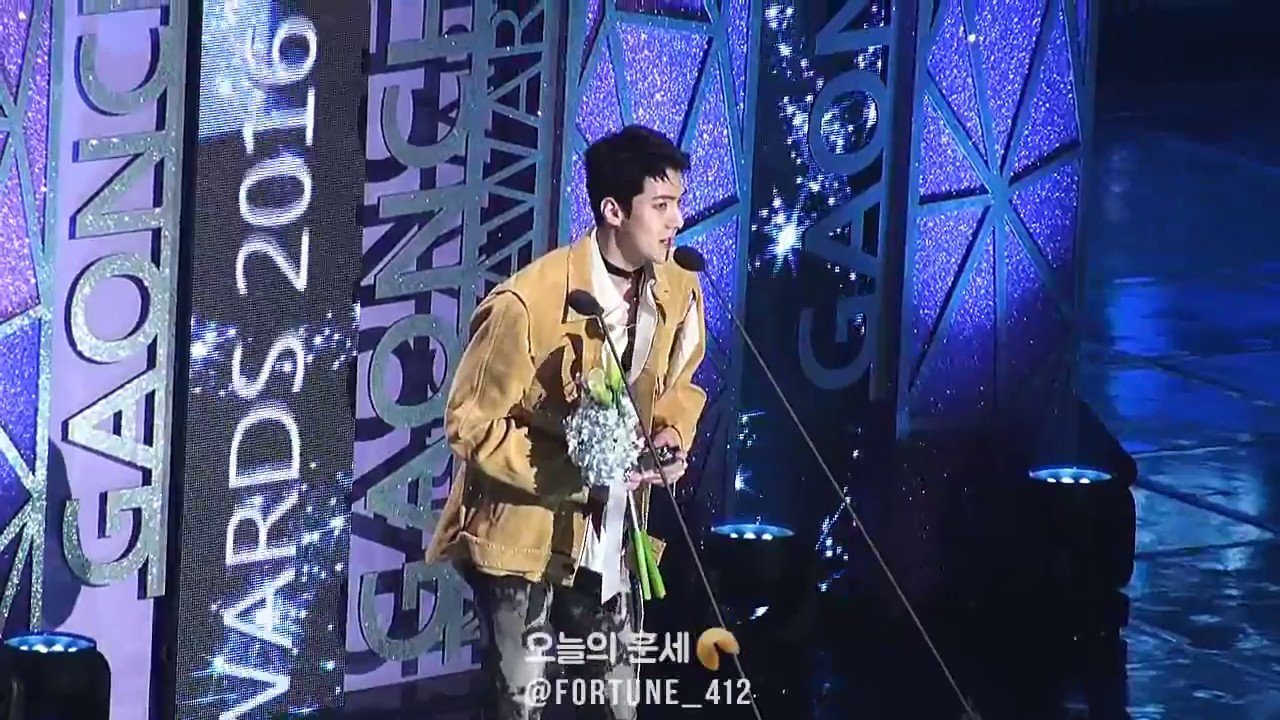 170222 GAON CHART AWARDS SEHUN, 가온차트 시상식 최애돌 인기상 받는 세훈이♡ (형들이 더 신나하는 후니의 수상ㅋㅋ)