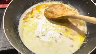 Como preparar una pasta fettuccine con camarones.