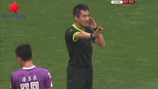 China VAR referee used a sheet of paper to judge an offside call