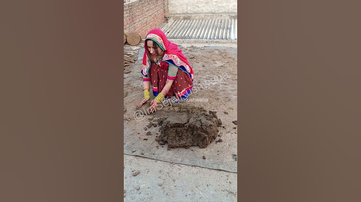 कैसे कंडा थापि रही है 😄😂🤣 #GhewarWaliAmma #sasbahu #comedy #funnyvideos #sasbahucomedy