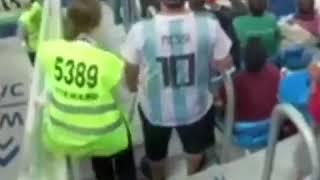 Celebrity Argentina Fans go wild, kisses the stewart Wealth