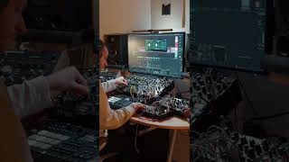 Stepping through presets on the new Valhalla FutureVerb 👾 #reverb #vstplugins #modularsynth