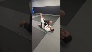 Beginner BJJ: 2 scissor sweep variations into a cross collar choke