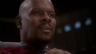 USS Defiant protect ships in Bajoran Space