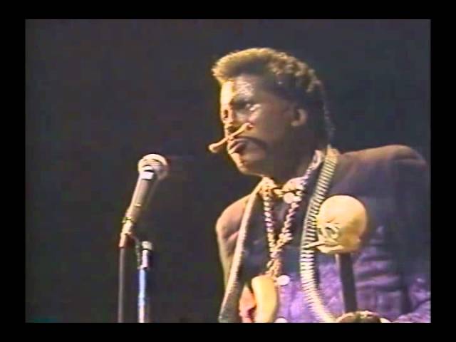 Screamin' Jay Hawkins- I Put a Spell On You (Merv Griffin Show 1966) 