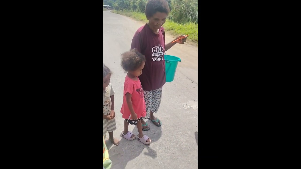 Sharing is caring masarap mag share lalu na sa mga taong alam mong wala 